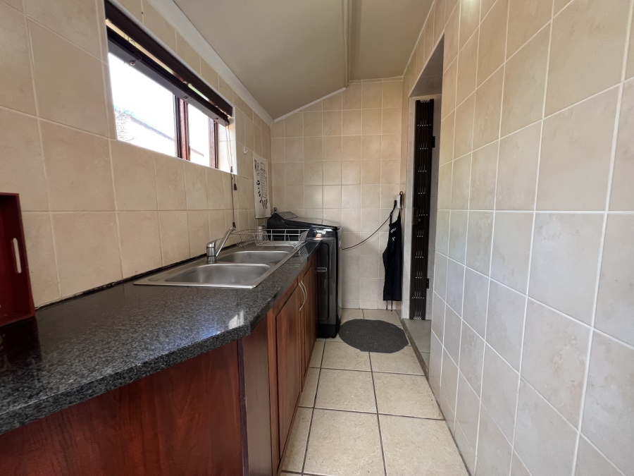 3 Bedroom Property for Sale in Wavecrest Eastern Cape